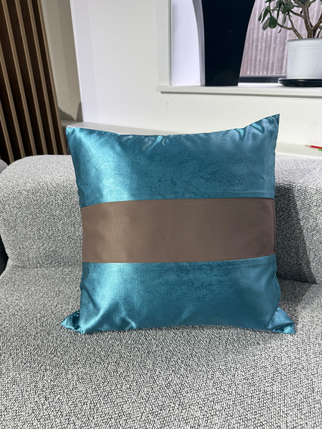 WPHOME W-106  Premium Decorative Cushion Set