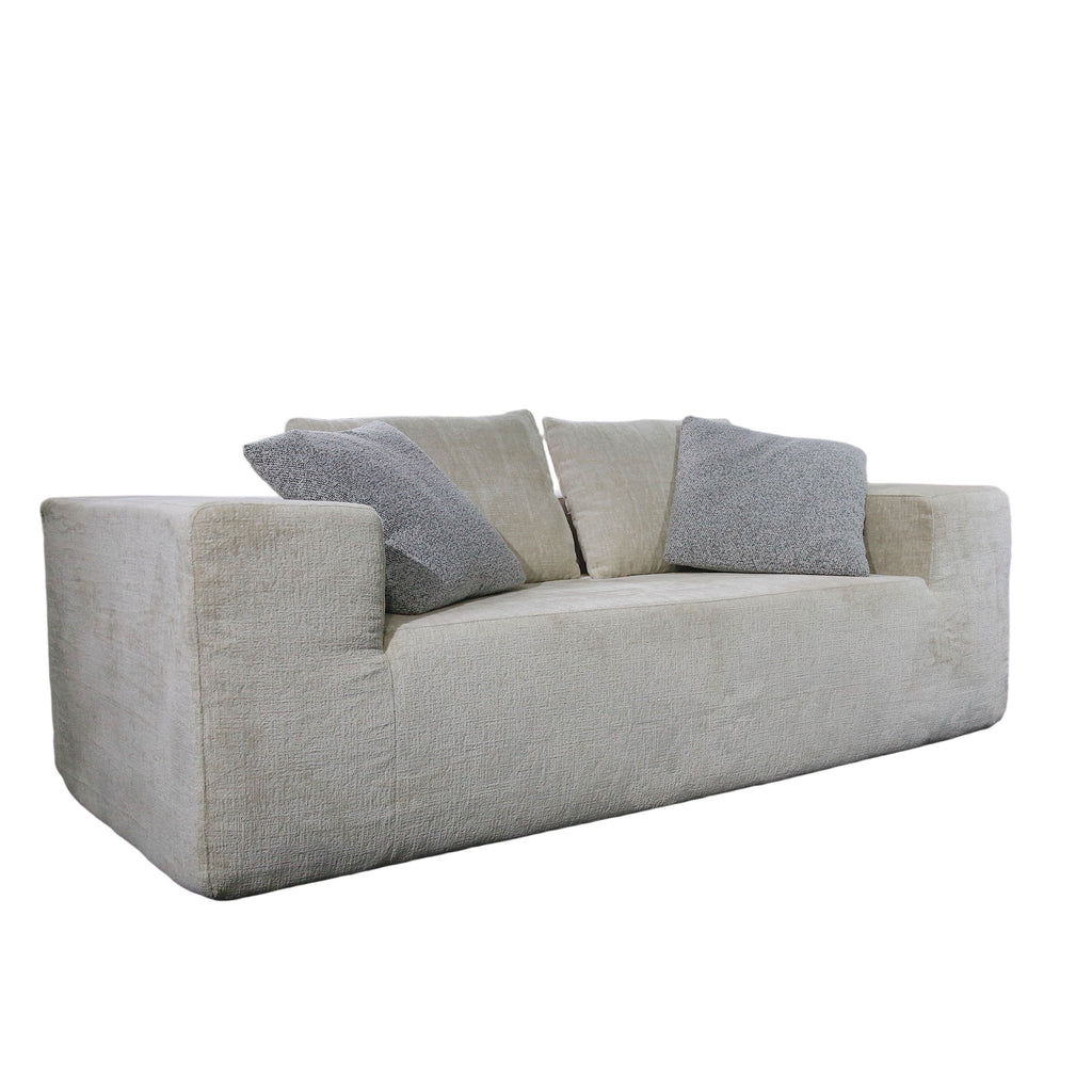 YY16Three-seater-01